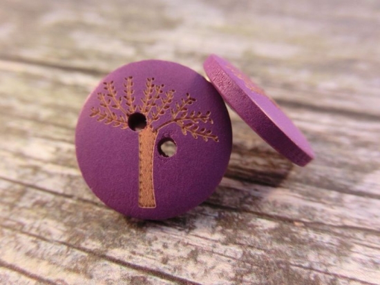 Preview: Baum Knopf Ohrstecker Holz Button wood tree lila